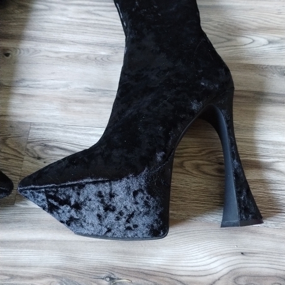Jeffrey Campbell Shego Black Crushed Velvet Knee High Platform Boots size 6 - Picture 3 of 8